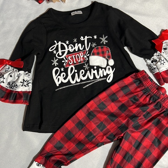 Don’t stop believing Christmas outfit - Picture 2 of 7
